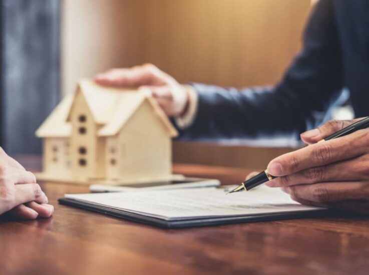 THE ADVANTAGES AND DISADVANTAGES OF HAVING RESIDENTIAL PROPERTY INSURED